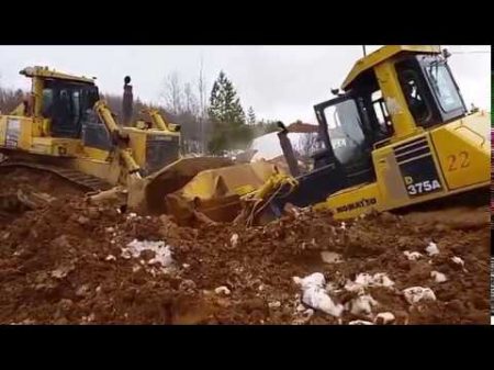 Бульдозер komatsu 375 попал в линзу