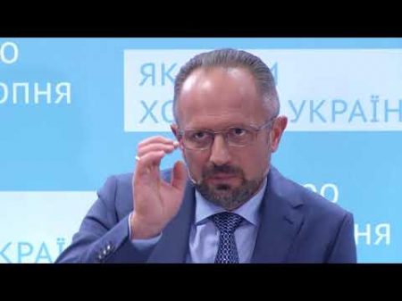 Виступ Романа Безсмертного у Дніпрі під час зустрічі дискусії Якої ми хочемо України