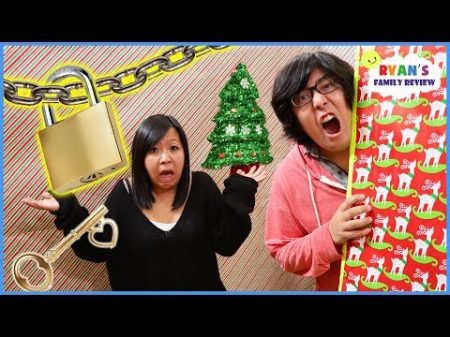 Toy Master Escape the Christmas Box Fort Maze Room Challenge!!!