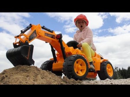 Toy Excavator broke and Sofia Unboxing And Assembling new toy Tractor