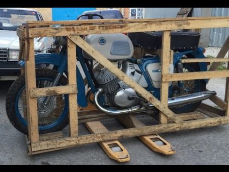 Забытый на 38 лет новый мотоцикл ИЖ Юпитер 3 1976 года в заводской упаковке Motorcycle in the crate