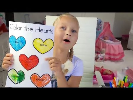Алиса учит цвета и делает уроки ! Видео про кукол для детей!
