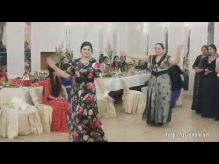 Танцуют женщины Цыганская свадьба Миша и Русалина