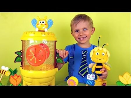 Видео для детей Малыш Даник и пчела Майя играют в супербочонок