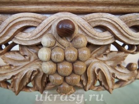 Wood carving Виноградная гроздь на угловую полку для икон Виноградная лоза