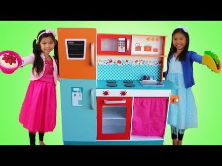 Emma Wendy Pretend Play COOKING Competition with Cute Giant Kitchen Toy