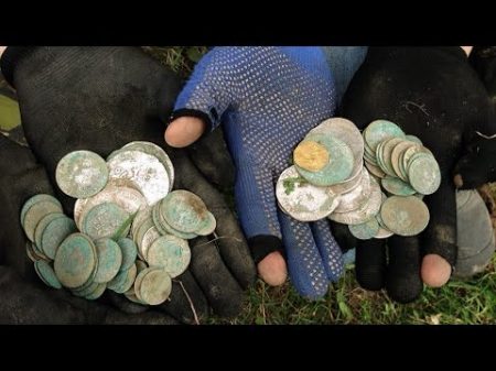 Клад монет средневековье больше 100 штук