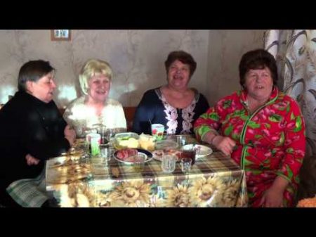 В саду калина розцвітає