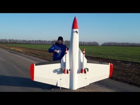 Реактивный самолет краш аэродрома и запуск ракет с борта