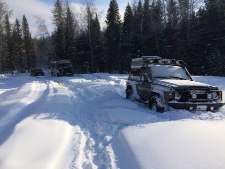 Патрол тянет Уаз снега по пояс 23 февраля удался уаз сломан