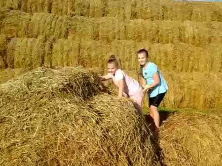 Деревня на сеновале The village in the hayloft