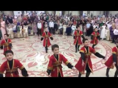 Малыши взрывают Танцпол!!! Анс Молодость Кавказа !