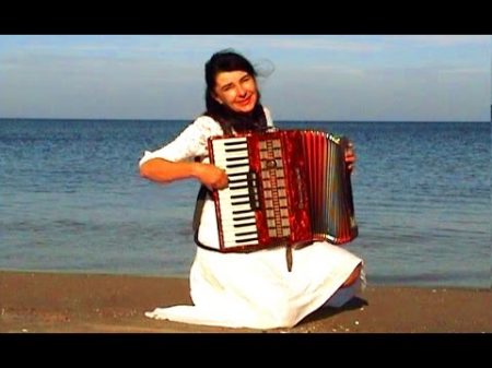 WIESŁAWA DUDKOWIAK with Accordion on Beach 1 The most beautiful relaxing melody