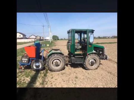 Картофелесажалка в деле с самодельным трактором переломка Homemade mini tractor