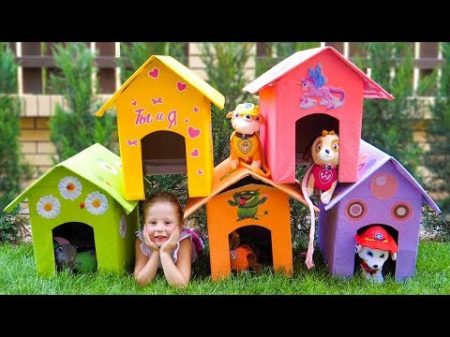 Настя и папа строят домики для собак Nastya and papa makes playhouses for toys