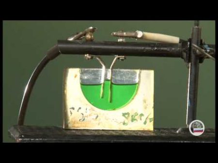 Втягивание жидкого диэлектрика в конденсатор