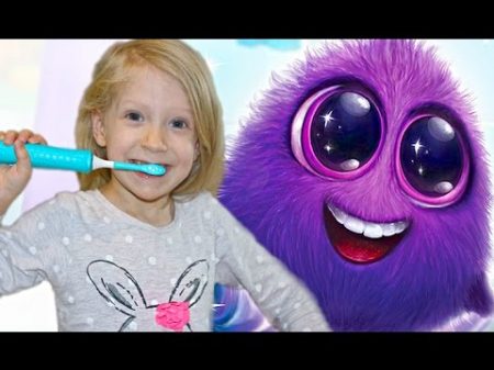 Милана чистит зубы и играет с милым и смешным зверьком Спаркли развлекательное видео от FFGTV