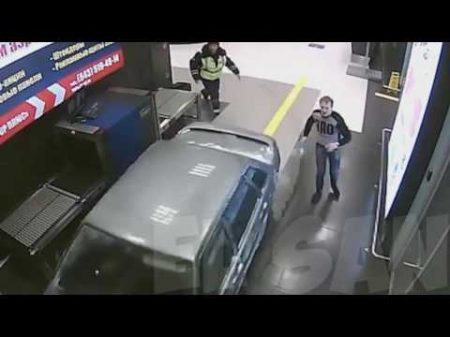 Russian real GTA Погоня за лихачом в казанском аэропорту таран терминала
