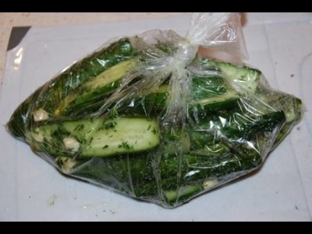 Малосольные огурцы самыи быстрыи рецепт Cucumber Salad Fast Recipe Малосольные огурцы в пакете