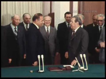 Heydar Aliyev awarded by Leonid Ilyich Brezhnev 1979 Л И Брежнев награждает Г А Алиева