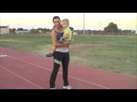 Как поднимать ребенка на ручки чтобы не болела спина Как поднимать ребенка на ручки чтобы не болела спина