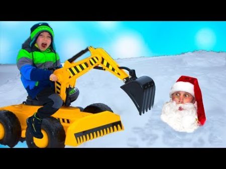 Спасаем бедного САНТУ Funny Baby Unboxing And Assembling on Tractor Buldozer!