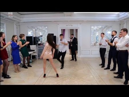 Батл на свадьбе Петра и Кристины Танцы парней против девушек