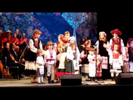 До Свята Покрови та Дня захисника України привітання від фолклорного театру Дай Боже